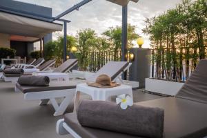 Balkón nebo terasa v ubytování Baan Nilrath Hotel - SHA Extra Plus
