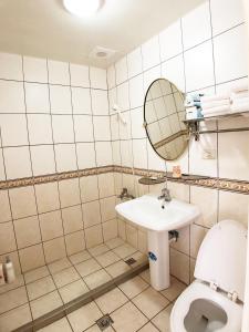 Bilik mandi di Xanadu Hostel