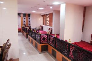 Khu vực ghế ngồi tại Montreal Naif Hotel