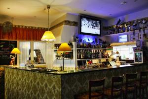 Lounge nebo bar v ubytování NB Hotel with Free Parking