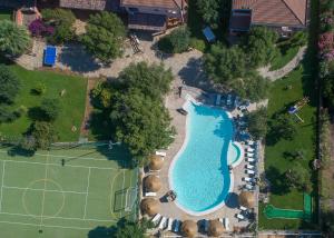 Bazén v ubytování I Ginepri Hotel nebo v jeho okolí