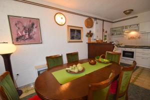 Kuchyň nebo kuchyňský kout v ubytování Apartment Petrlin