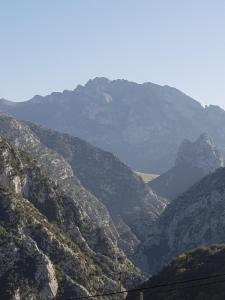 Splošen pogled na gorovje oz. razgled na gore, ki ga ponuja počitniška hiška