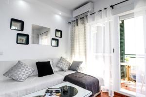 A seating area at Summerland Apartments Rota