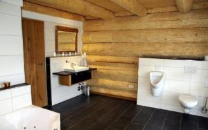 Koupelna v ubytování Holzhaus Lugerhof