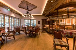 Restaurace v ubytování Hotel & Gaststätte zum Erdinger Weißbräu