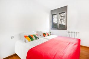 Postel nebo postele na pokoji v ubytování Font del Ferro Apartments