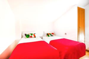 Postel nebo postele na pokoji v ubytování Font del Ferro Apartments