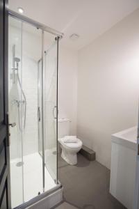 Photo de la galerie de l'établissement Apart By Jo, à Saint-Germain-en-Laye 79 autres photos