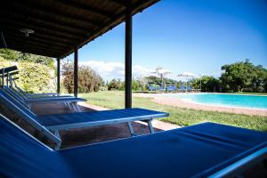 Bazén v ubytování Colle Cavalieri - Country House nebo v jeho okolí