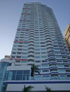a tall building with a lot of windows at Palmetto Luxury in Cartagena de Indias