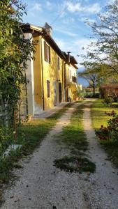 Afbeelding uit fotogalerij van Agriturismo Stovali Da Lustrinu in Protte