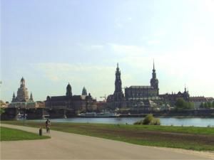 Afbeelding uit fotogalerij van Exklusive Ferienwohnung an der Elbe in Dresden