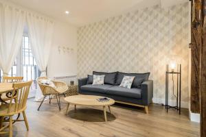Część wypoczynkowa w obiekcie Madrid Center, Apartamento de 2 dormitorios