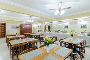 En restaurant eller et andet spisested på Hotel Acacia