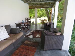 Broadlands Country House的休息区