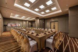 Khu vực hỗ trợ khách đi công tác/phòng hội thảo tại Enso Hotel