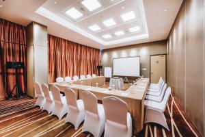 Khu vực hỗ trợ khách đi công tác/phòng hội thảo tại Enso Hotel