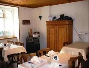 Foto sihtkohas La Chaux-de-Fonds asuva majutusasutuse Chez Gilles hôtel resto bar SA galeriist