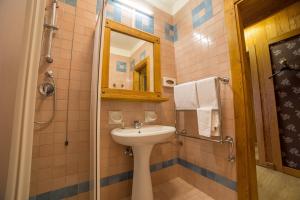 Koupelna v ubytování Hotel Vezzena