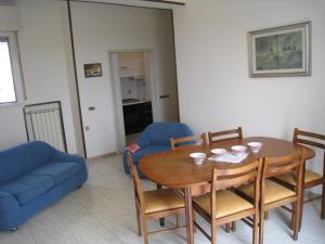 A seating area at Appartamento Adriatico