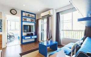 TV a/nebo společenská místnost v ubytování Baan Imm Aim Huahin sea view