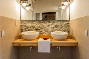 A bathroom at Casa Rural "Casa Chin", Val d'Aran