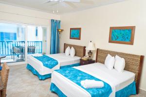 Кровать или кровати в номере Rostrevor Hotel