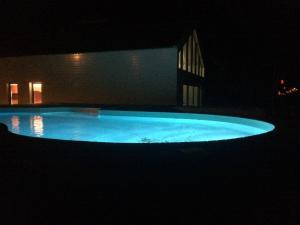 Bazén v ubytování T2 Lux Casa das Pereiras nebo v jeho okolí
