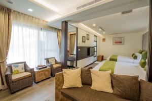 Posezení v ubytování Shangri Longluan Lake One B&B