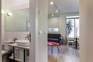 Fotografie z fotogalerie ubytování Hanasi 129 - Boutique Apartments v destinaci Haifa + 37 fotografií