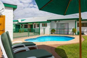 Bazén v ubytování Colesview Guest House nebo v jeho okolí