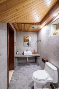 Et badeværelse på Dan’s Sea Guest House Hangzhou