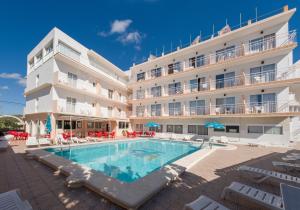 Basen w obiekcie Hotel Anibal - AB Group lub w pobliżu