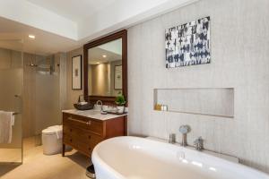 Ванна кімната в Marine Beach Hotel Pattaya - SHA Plus