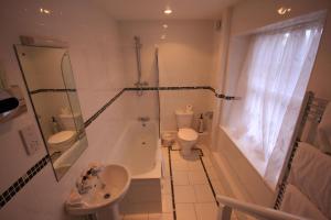 Worsley Arms Hotel
