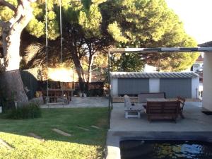 Vonkajšia záhrada v ubytovaní VILLA EN EL ROMPIDO "Entrepinos"