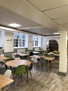Εστιατόριο ή άλλο μέρος για φαγητό στο Bowden Court (Notting Hill)