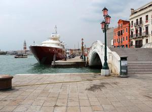 ヴェネツィアにあるB&B ラ ローザ デイ ベンティのギャラリーの写真