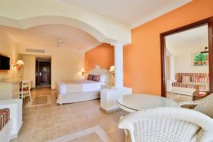 Posezení v ubytování Bahia Principe Grand Coba - All Inclusive + 37 fotografií