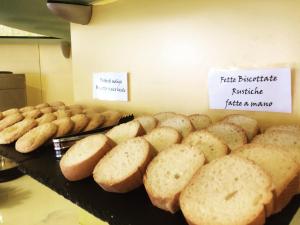 Makanan di atau berdekatan hotel