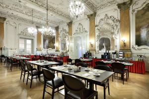 Um restaurante ou outro lugar para comer em Eurostars Park Hotel Maximilian
