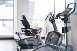 Fitness centrum a/nebo fitness zařízení v ubytování Shuang Yang Sekinchan Homestay