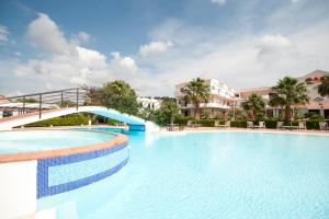 Bazén v ubytování Oasiclub Hotel - Appartamenti nebo v jeho okolí