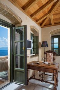 モネンバシアにあるMoni Emvasis Luxury Suitesのギャラリーの写真