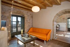 モネンバシアにあるMoni Emvasis Luxury Suitesのギャラリーの写真 +57枚の写真