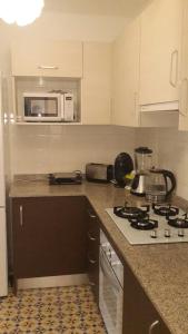 Köök või kööginurk majutusasutuses Apartment on Carrer Doctor Sapena