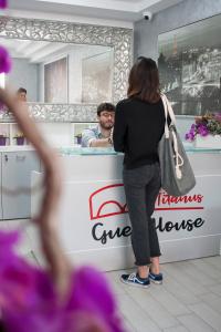 TIBUR STAR Guest House vendégei