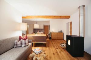 Kuchyňa alebo kuchynka v ubytovaní adler alpen apartments