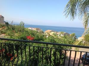 Vue générale sur la mer ou vue sur la mer prise depuis l'hôtel